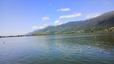 På väg till ön To Nisi.