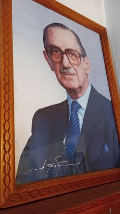 Evangelos Averoff Tositsa. Evangelos Averoff Tositsa.