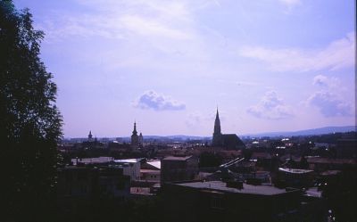 Cluj, gårdagens Kolozsvár, med sin ännu ”ungerska” silhuett. I mitten reser sig den gotiska Sankt Mikaelskatedralen med sitt höga 1800-talstorn.