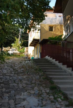 I närheten av vårt vandrarhem i stadsdelen Varosja, Veliko Turnovo.