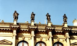 Här ses några av kompositörerna som pryder dess tak